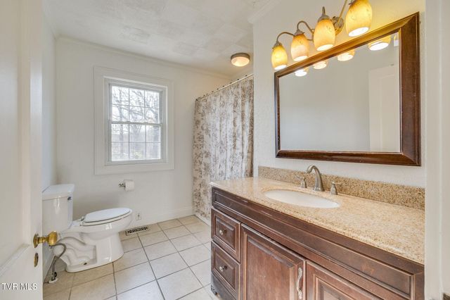 128 Shadowwood Lane, Elizabethton, TN 37643