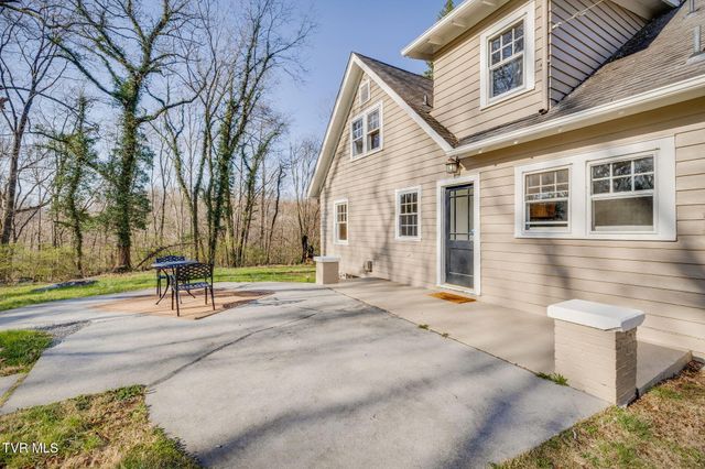 128 Shadowwood Lane, Elizabethton, TN 37643