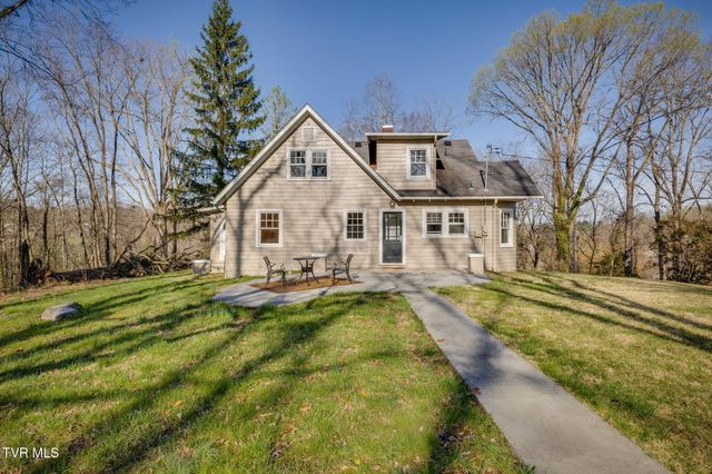 128 Shadowwood Lane, Elizabethton, TN 37643