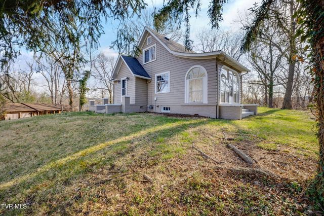 128 Shadowwood Lane, Elizabethton, TN 37643