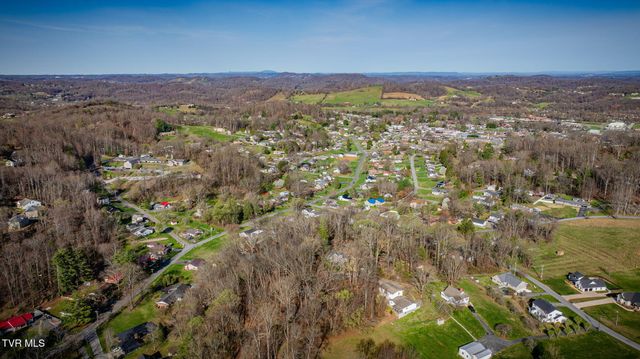 128 Shadowwood Lane, Elizabethton, TN 37643