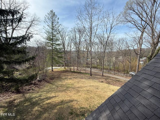 128 Shadowwood Lane, Elizabethton, TN 37643