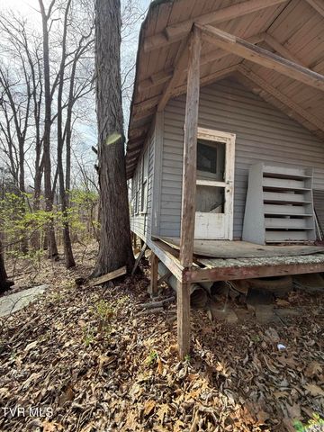 128 Shadowwood Lane, Elizabethton, TN 37643