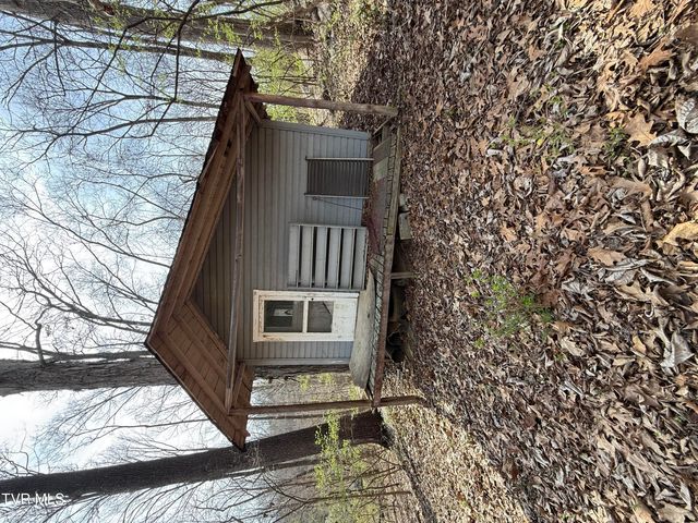 128 Shadowwood Lane, Elizabethton, TN 37643