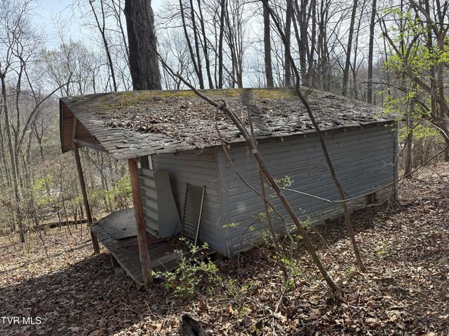 128 Shadowwood Lane, Elizabethton, TN 37643