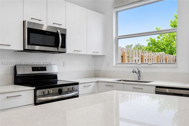 12218 NW 24th Pl, Miami, FL 33167