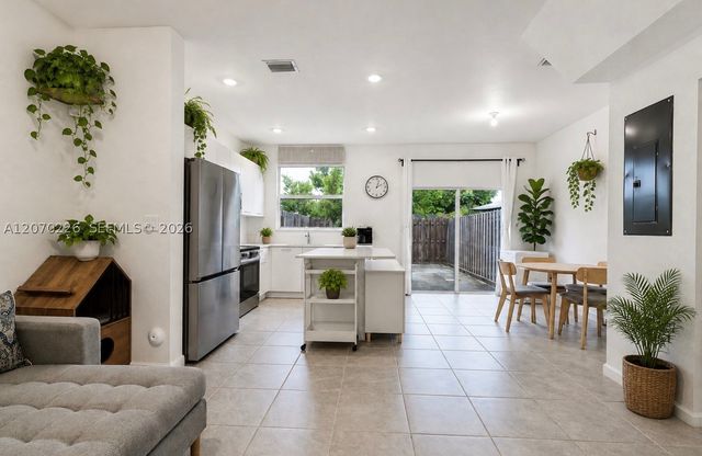 12218 NW 24th Pl, Miami, FL 33167