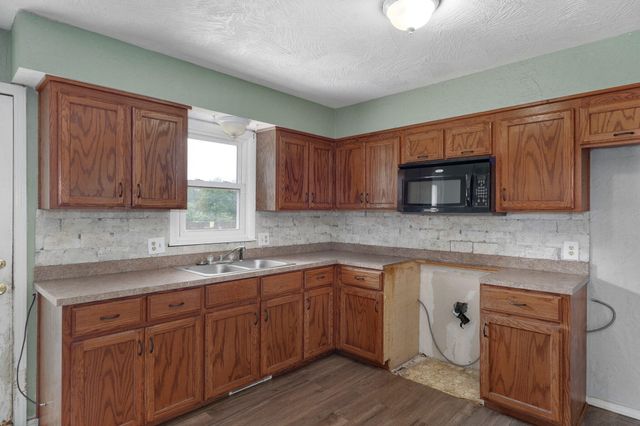 2724 N Franklin Avenue, Springfield, MO 65803
