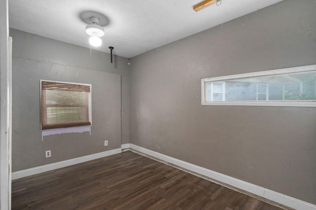 2724 N Franklin Avenue, Springfield, MO 65803