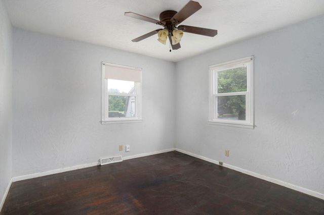 2724 N Franklin Avenue, Springfield, MO 65803
