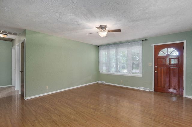 2724 N Franklin Avenue, Springfield, MO 65803