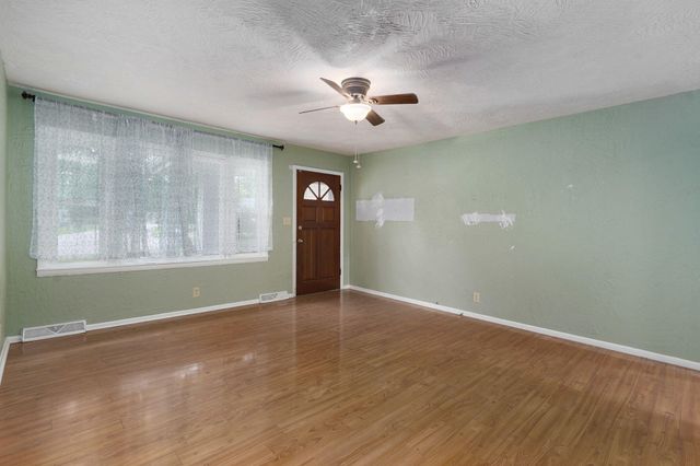 2724 N Franklin Avenue, Springfield, MO 65803