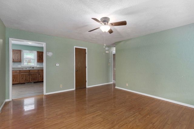 2724 N Franklin Avenue, Springfield, MO 65803