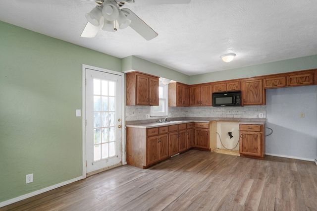 2724 N Franklin Avenue, Springfield, MO 65803