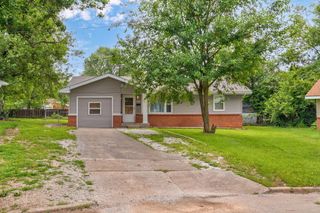 2724 N Franklin Avenue, Springfield, MO 65803