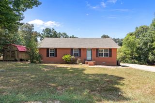 805 Herbert Cv, New Johnsonville, TN 37134