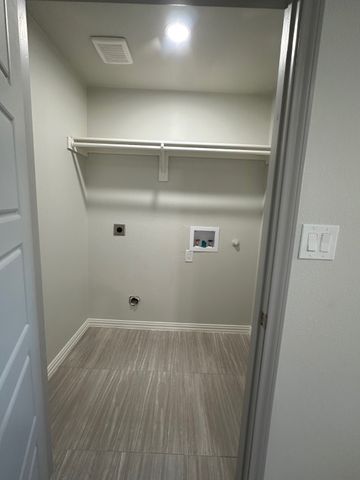 507 Southridge Court, Arlington, TX 76010
