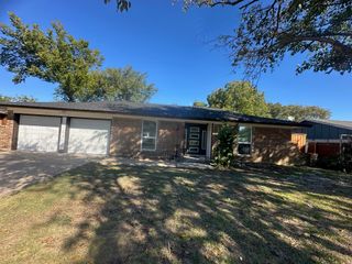507 Southridge Court, Arlington, TX 76010