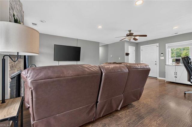 1085 Bells Mill RD, Chesapeake, VA 23322