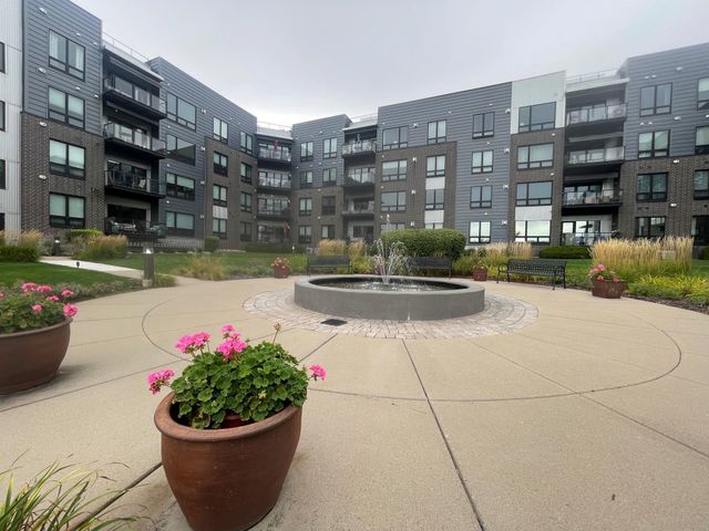284 Spring Street 311, Saint Paul, MN 55102