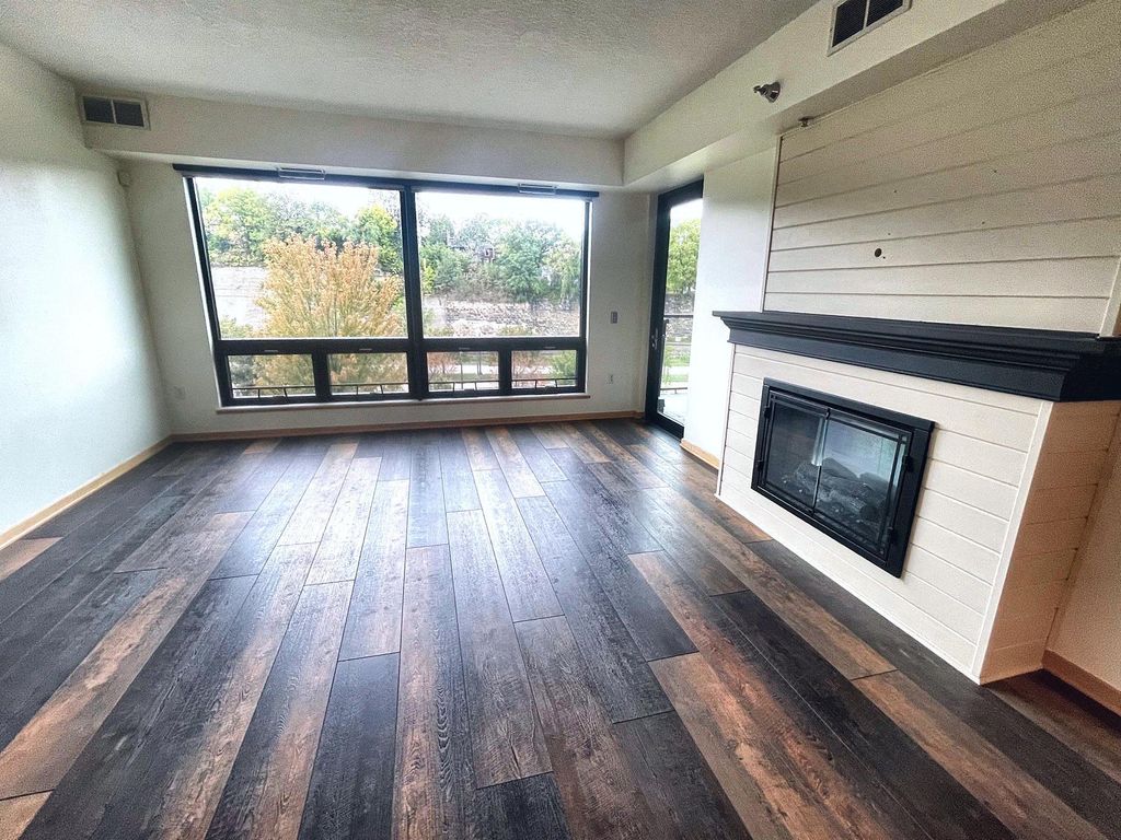 284 Spring Street 311, Saint Paul, MN 55102 — photo 2