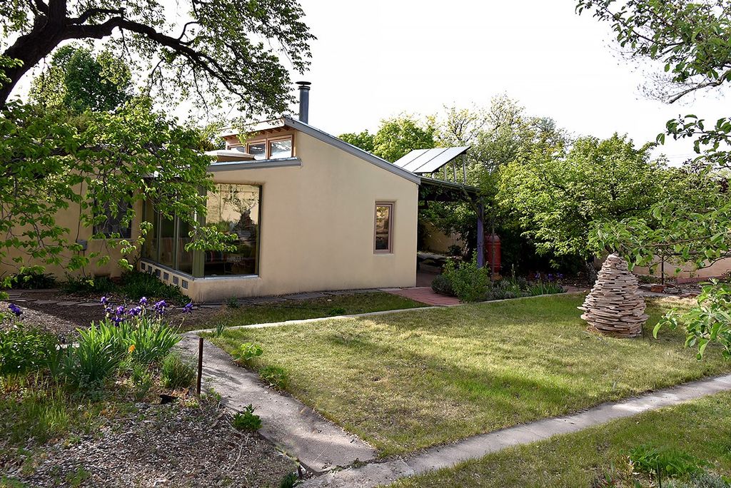 1303 Morelia Street, Santa Fe, NM 87505