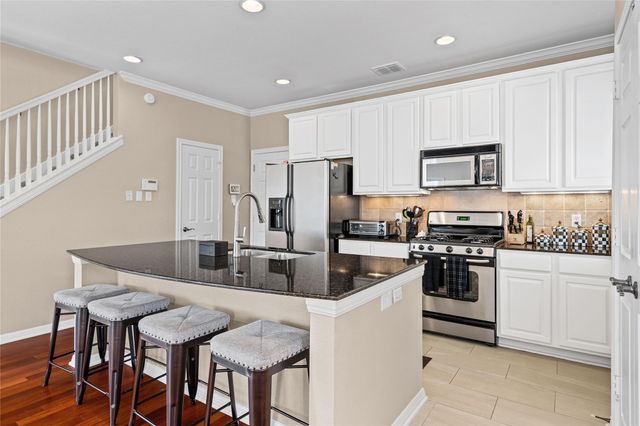 411 W St Elmo RD 24, Austin, TX 78745