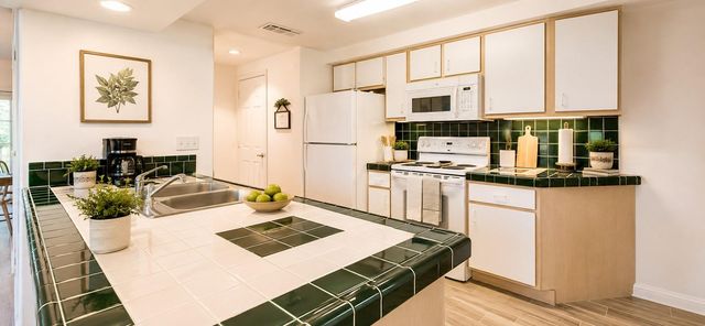 12800 Melville Drive 207 B, Montgomery, TX 77356