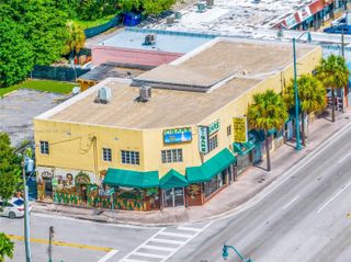 3465 SW 8th St 3474, Miami, FL 33135
