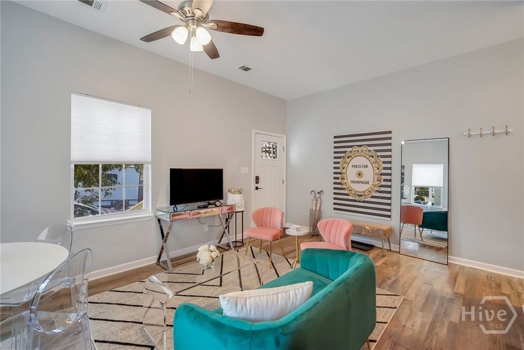 Image 5 of property listing at 321 W 31st Street 1, Savannah, GA 31401