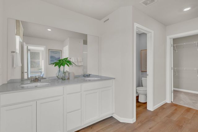 2314 Horseshoe Circle 08804, Naperville, IL 60564