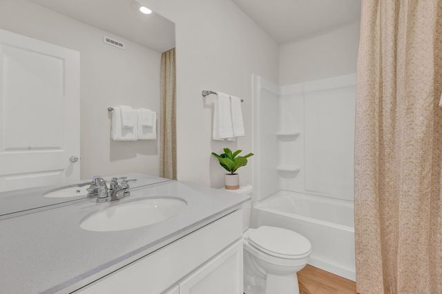 2314 Horseshoe Circle 08804, Naperville, IL 60564