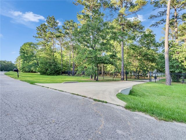 9058 Amelia Drive, Anderson, TX 77830