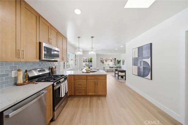 819 Rosemont, Los Angeles, CA 90026