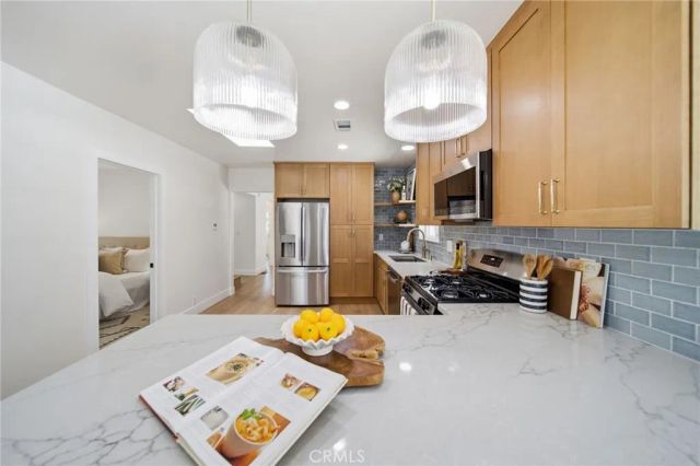 819 Rosemont, Los Angeles, CA 90026