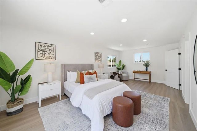 819 Rosemont, Los Angeles, CA 90026