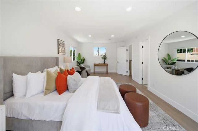 819 Rosemont, Los Angeles, CA 90026