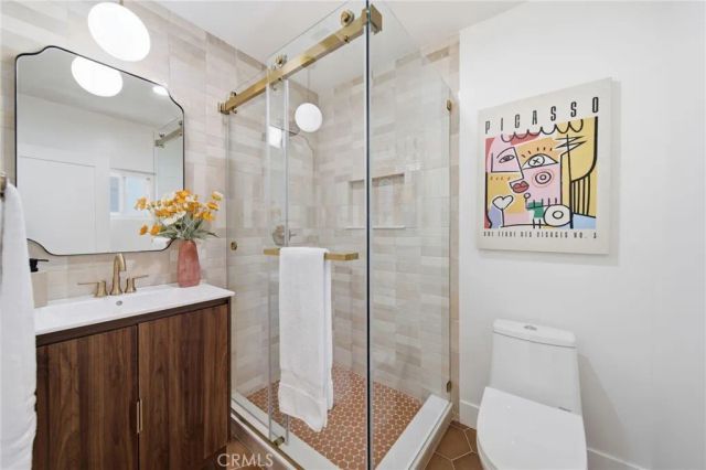 819 Rosemont, Los Angeles, CA 90026