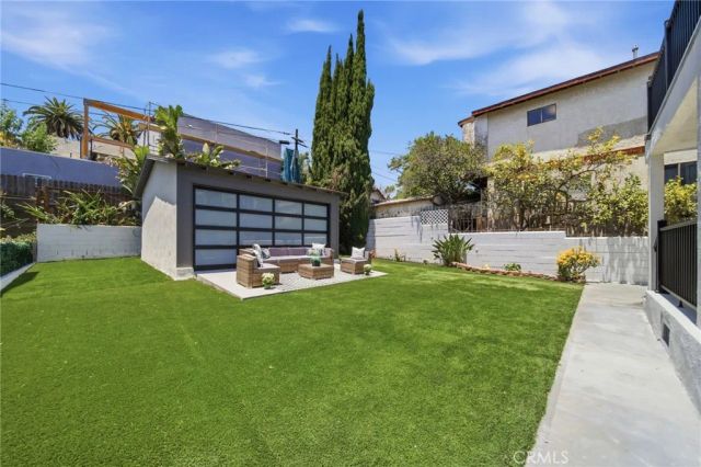 819 Rosemont, Los Angeles, CA 90026