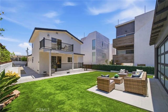819 Rosemont, Los Angeles, CA 90026