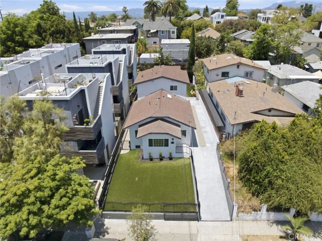 819 Rosemont, Los Angeles, CA 90026