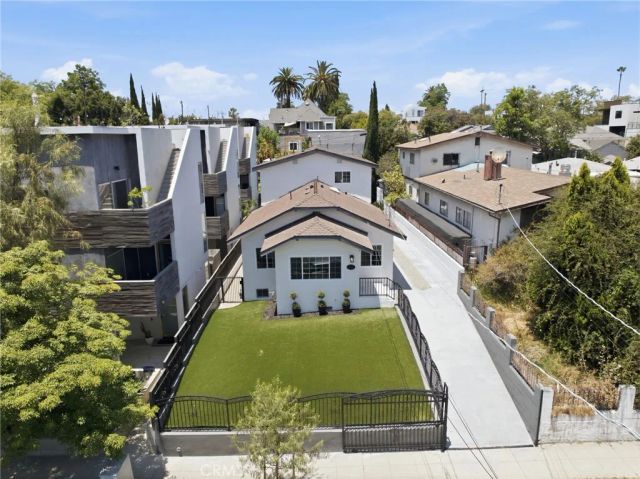 819 Rosemont, Los Angeles, CA 90026