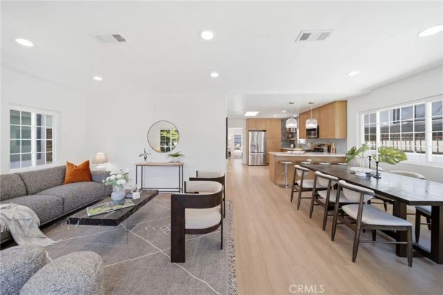 819 Rosemont, Los Angeles, CA 90026