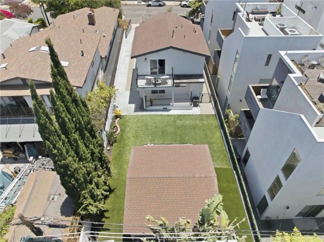 819 Rosemont, Los Angeles, CA 90026