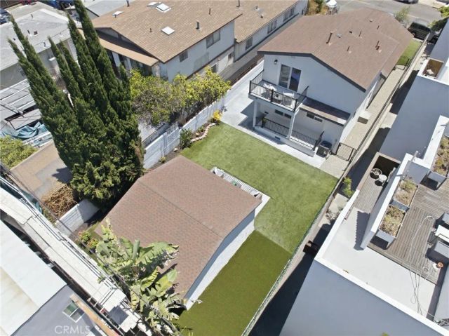 819 Rosemont, Los Angeles, CA 90026