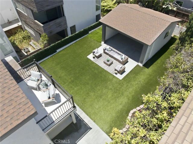819 Rosemont, Los Angeles, CA 90026