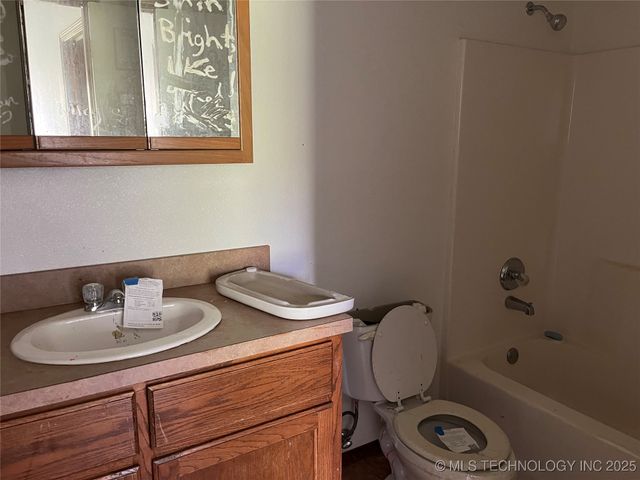 616 W Hickory Avenue, Fort Gibson, OK 74434