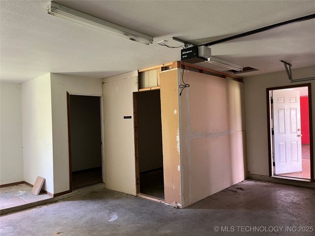 616 W Hickory Avenue, Fort Gibson, OK 74434