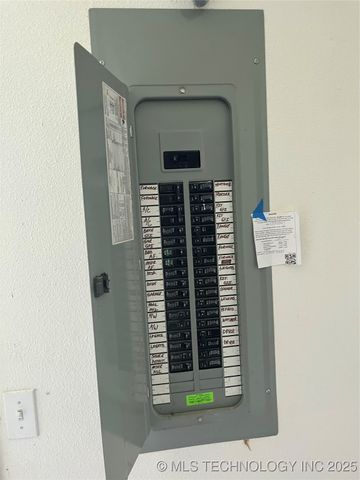 616 W Hickory Avenue, Fort Gibson, OK 74434