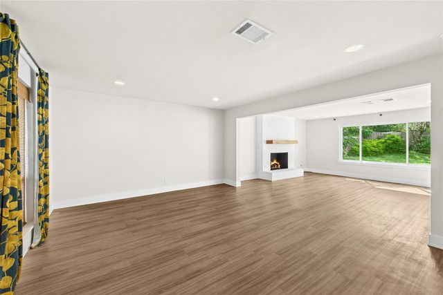 10101 Parkfield DR, Austin, TX 78758